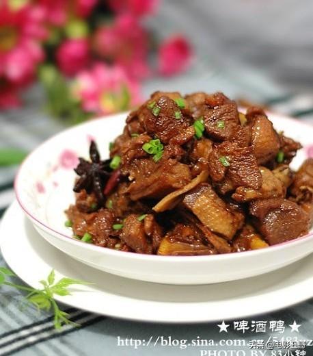 過幾天和女朋友去武漢，各位大佬推薦一下，武漢有哪些美食，或者小吃街，公園景點什么的？